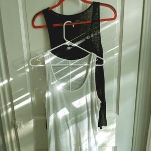 Pair of Mossimo Flowy Tanks - Size Large